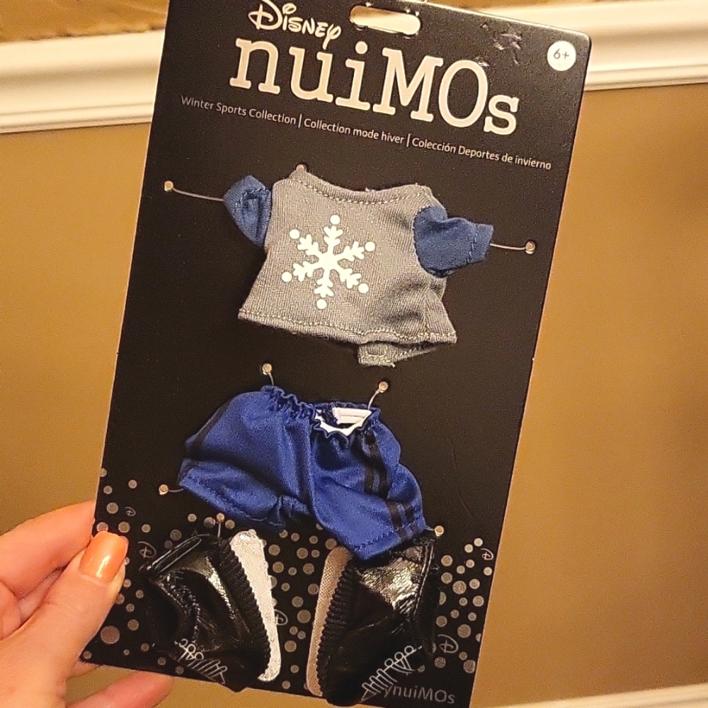 Disney Nuimos Outfit